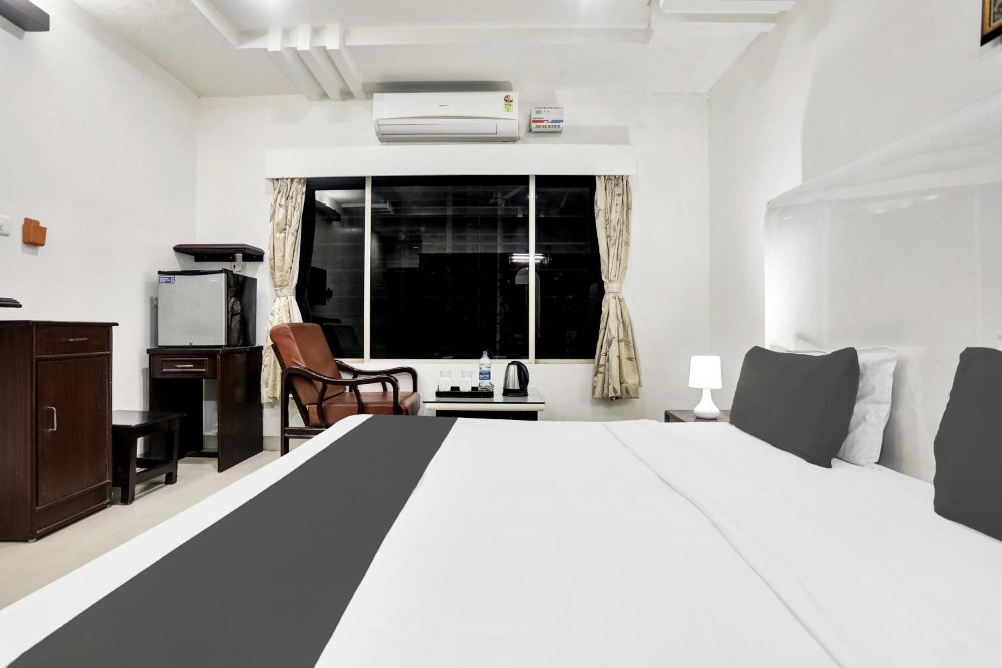 Hotel Townhouse Eluru Esterno foto