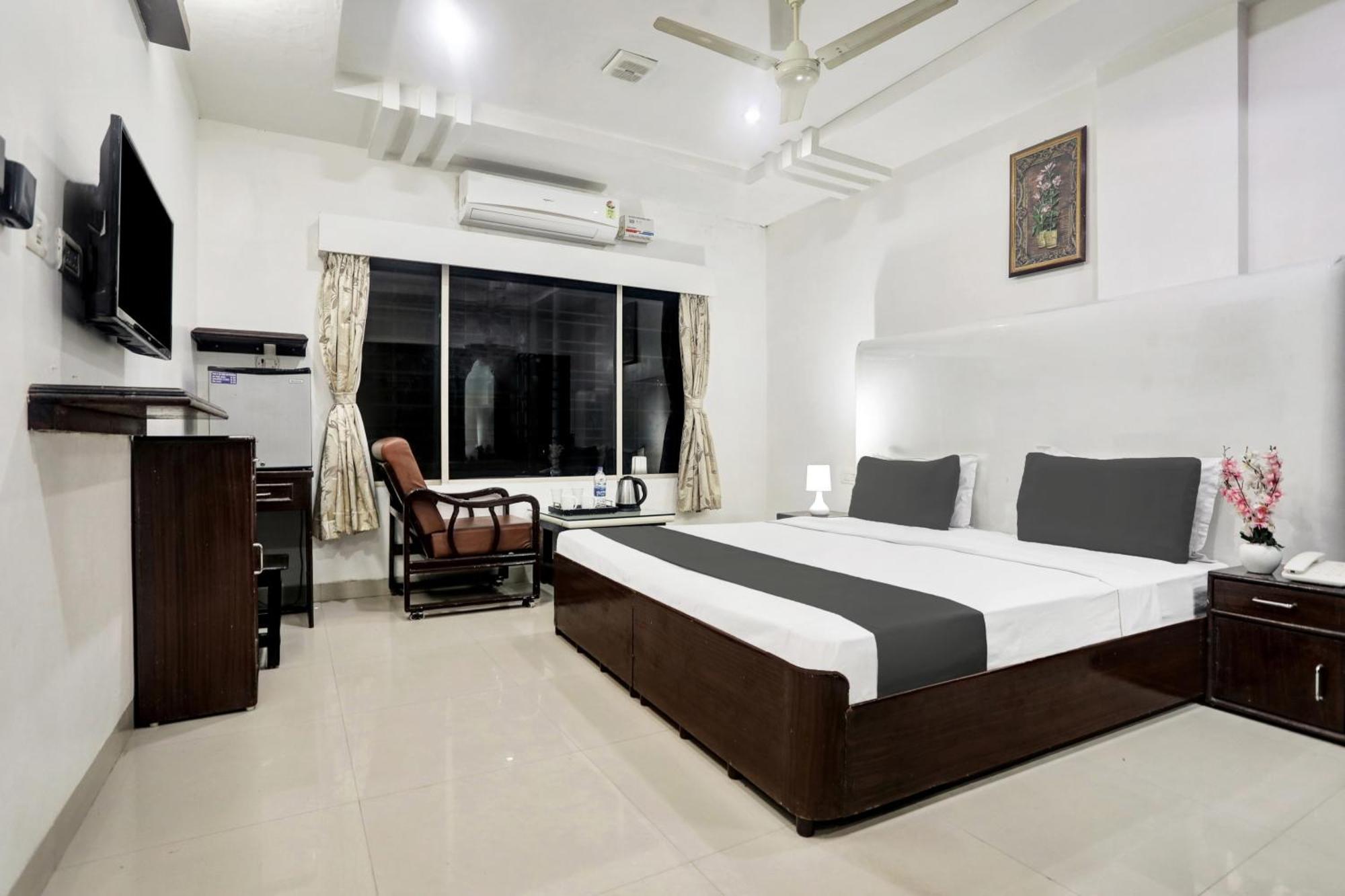 Hotel Townhouse Eluru Esterno foto