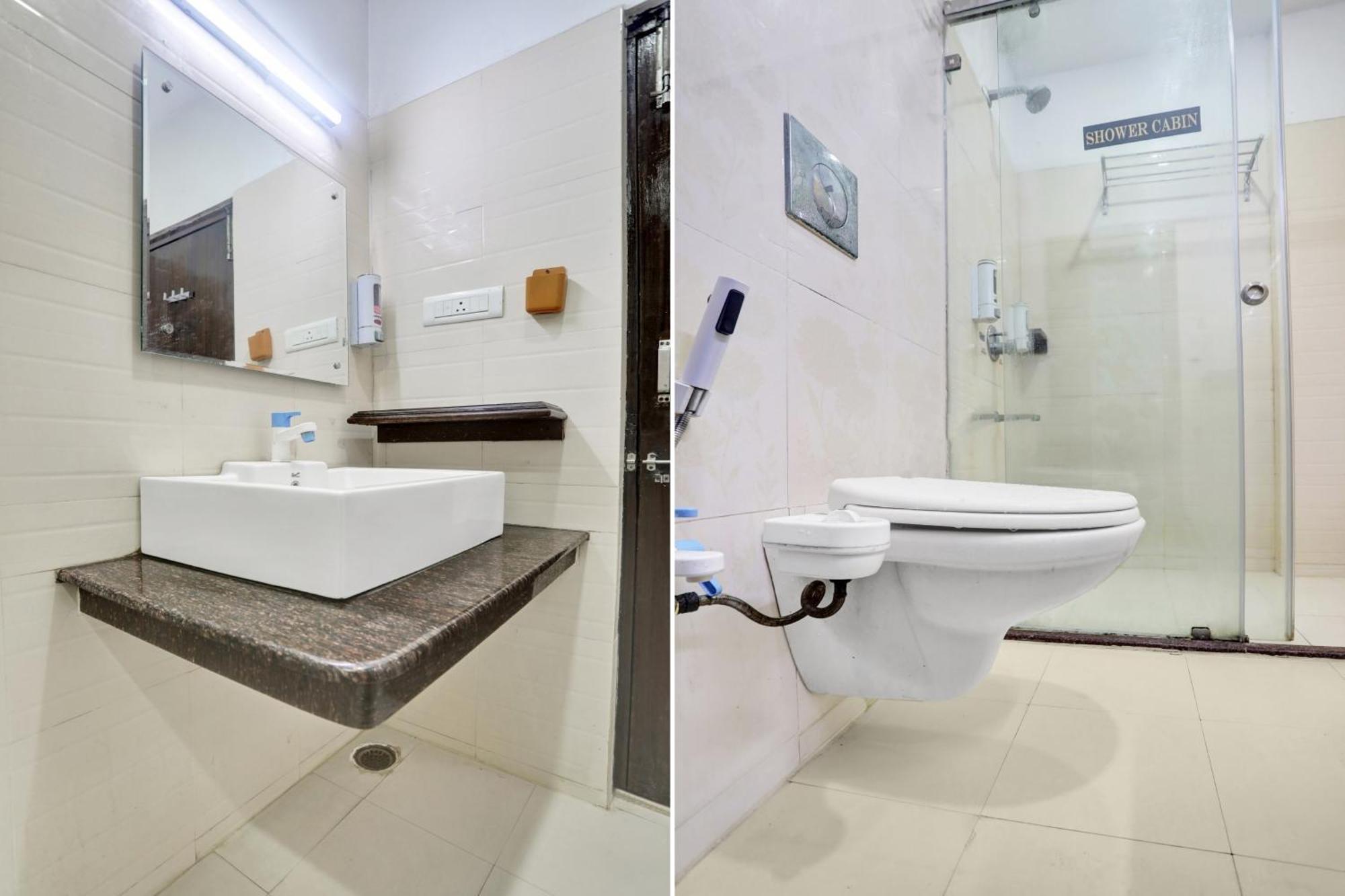 Hotel Townhouse Eluru Esterno foto